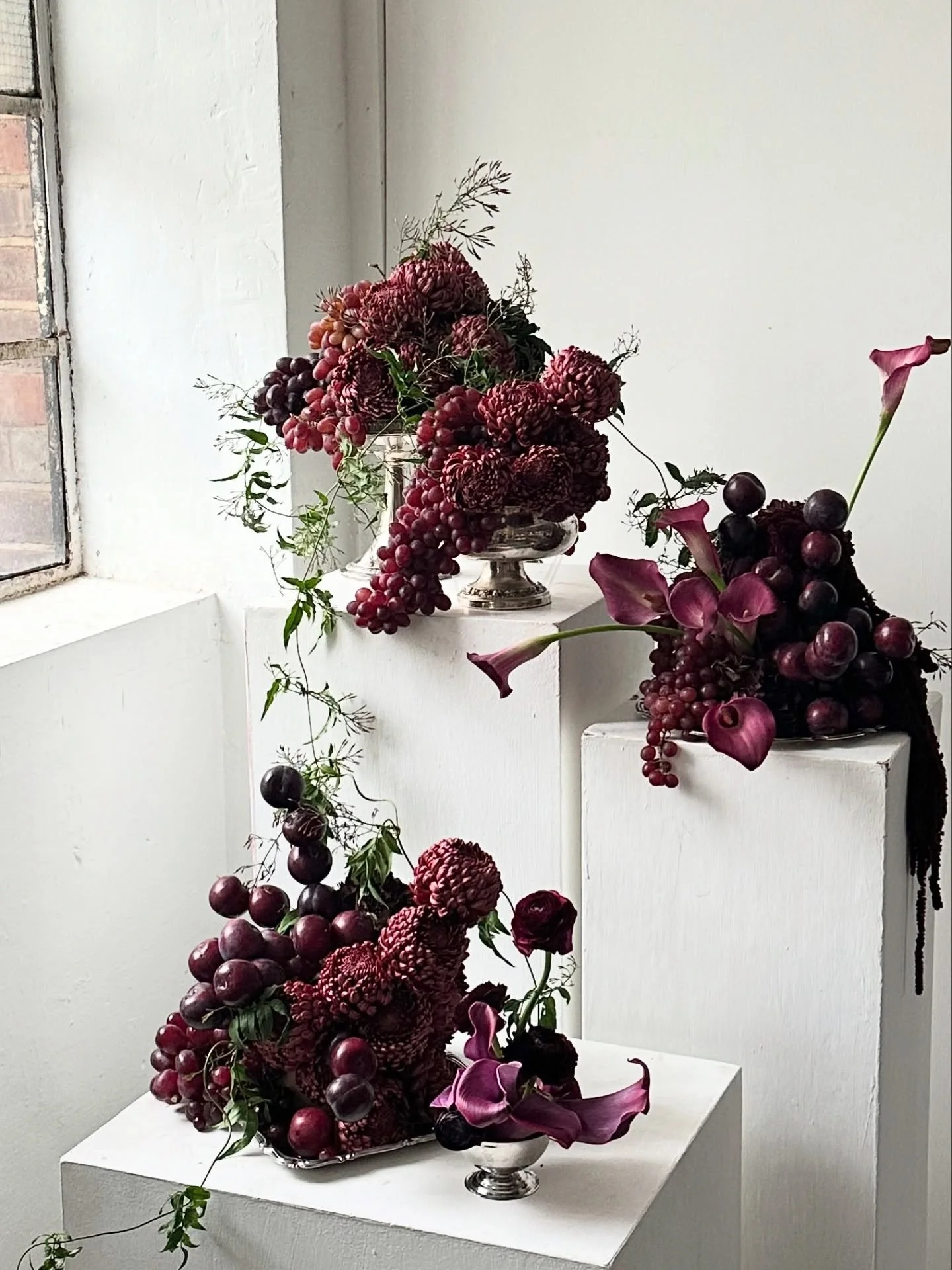 Back to it after the most beautiful winter break in Morocco feeling rested, grateful and inspired and so ready to get back amongst the flowers!
Starting the year off with our last one from last year! ✨

Sculptural Chrysanthemum and fruit towers and w