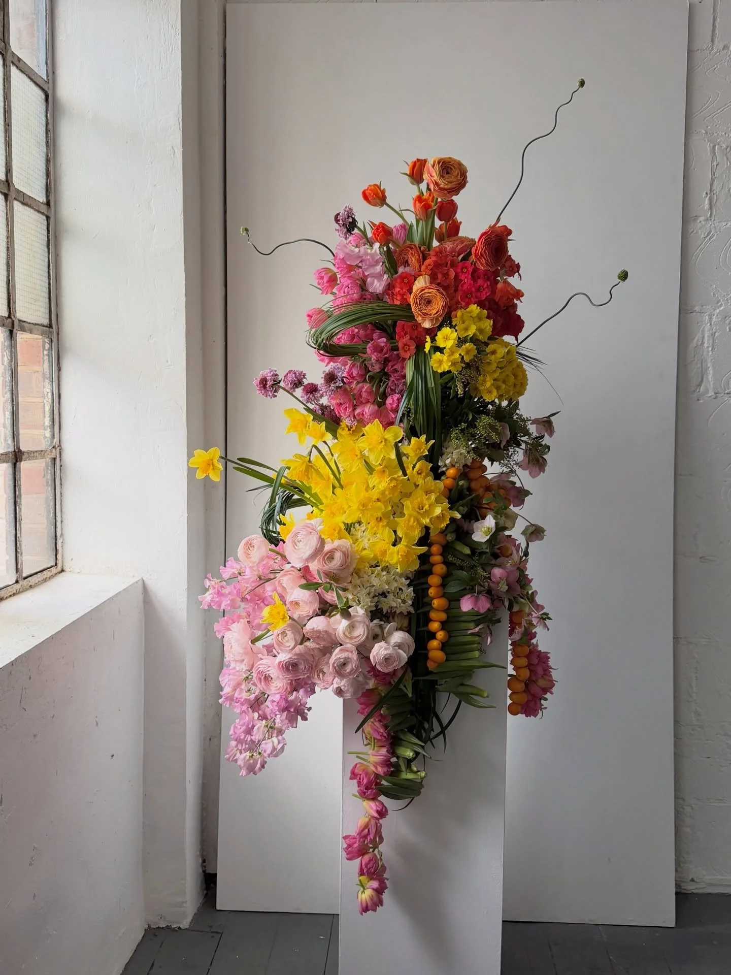 My peice for @clarinsuk ❤️

Clarins came to visit the studio and talk to me about flowers, what&rsquo;s shaped me, influenced me and generally all things that helps me continually grow 🌱

Made an arrangement using chicken wire and water vials that&r