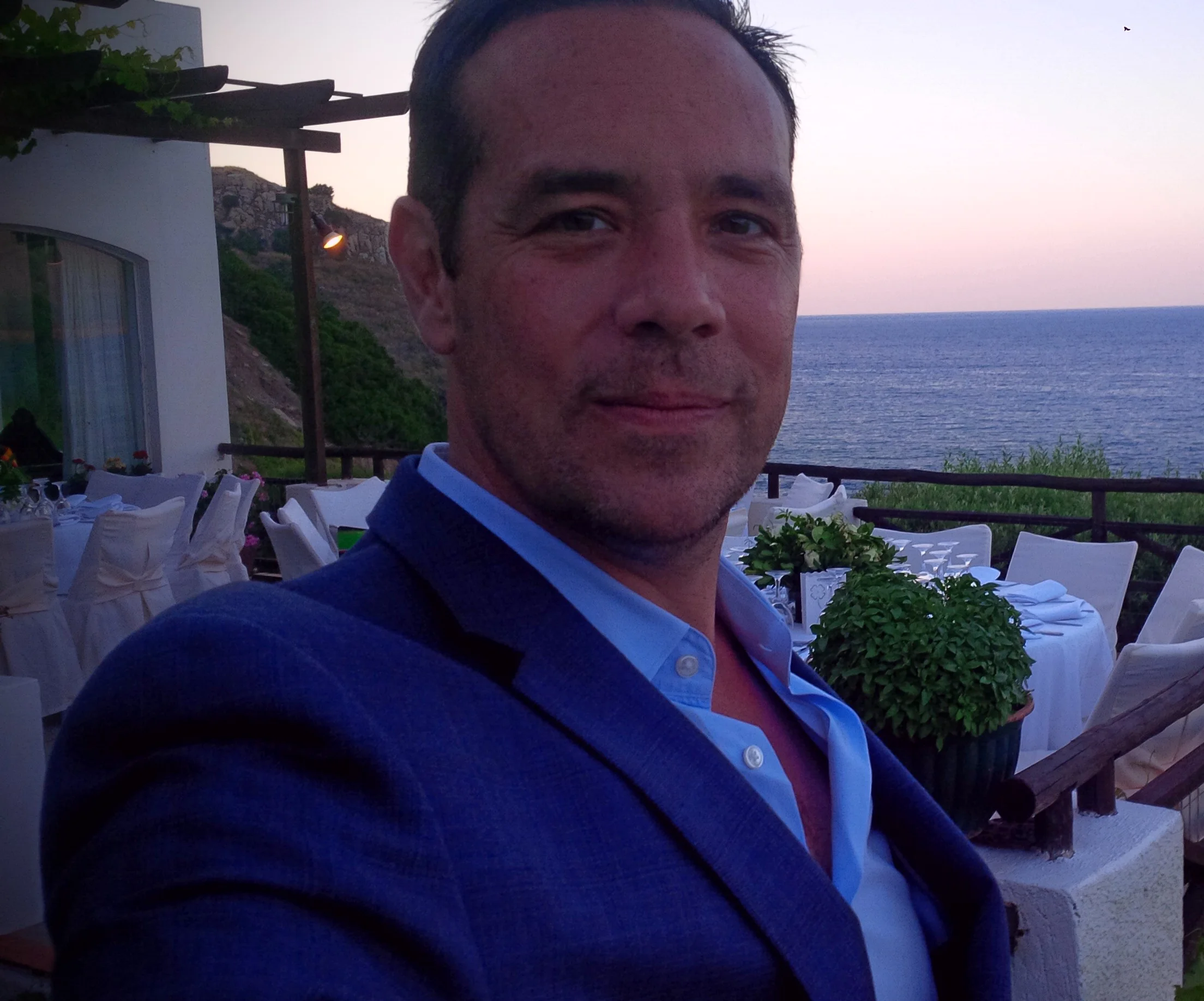 jonathan-gray-headshot.jpg