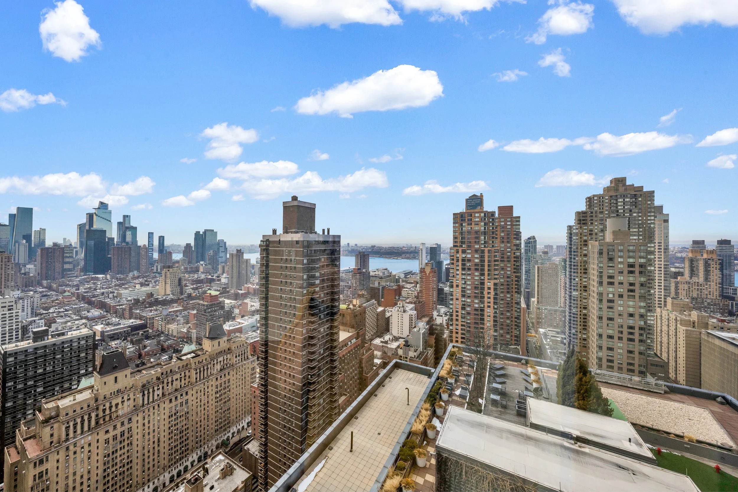 Gamut 25columbus_cir-56E-West View Window.jpg