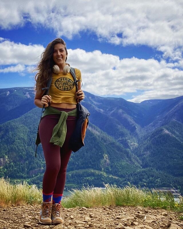 We&rsquo;re all looking for a little more love
To shine a light and lift us up 🌻⚡️⭕️
.
.
.
.
.
#oregon #oregonsummer #columbiarivergorge #adventure #wildflowers #thegorge #optoutside #naturelovers #keepitwild #discoverearth #phish