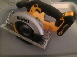 20v Battery 6.5" Circular Saw