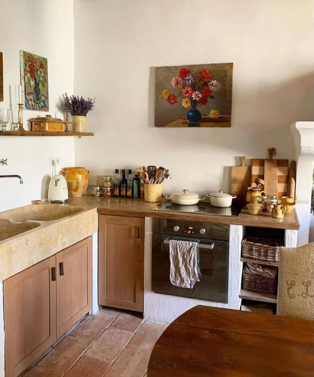 all of the kitchens of my dreams have terracotta tiled floors 🤩