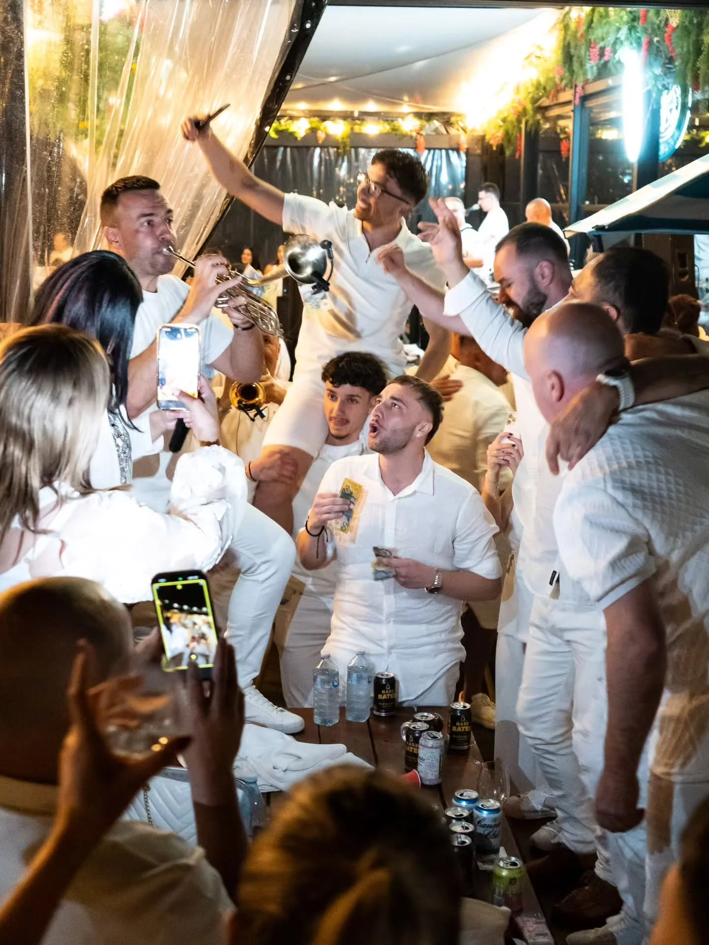 "Those Cro's really know how to party hey" - I've picked up a bar job to alleviate boredom in these early Canberra days. First night back behind the stick and it's like a movie scene: there's 500 Balkans, all dressed in white, singing, danc