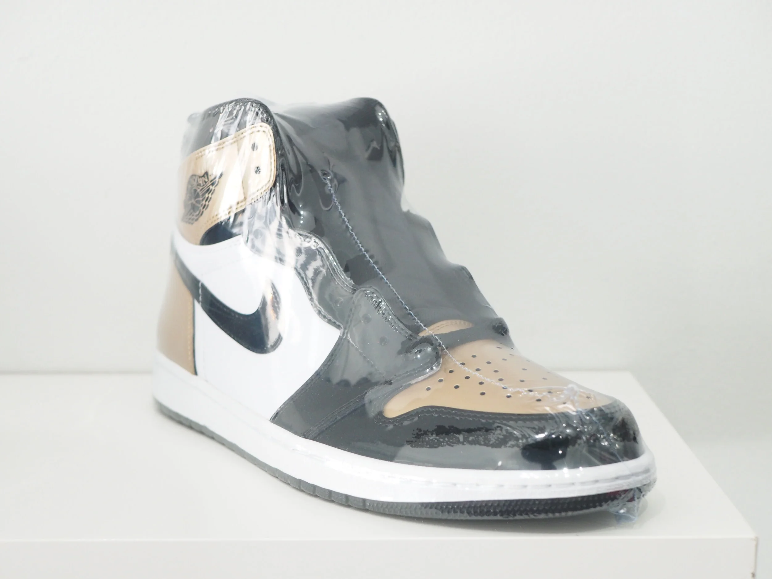 jordan 1 nrg gold toe