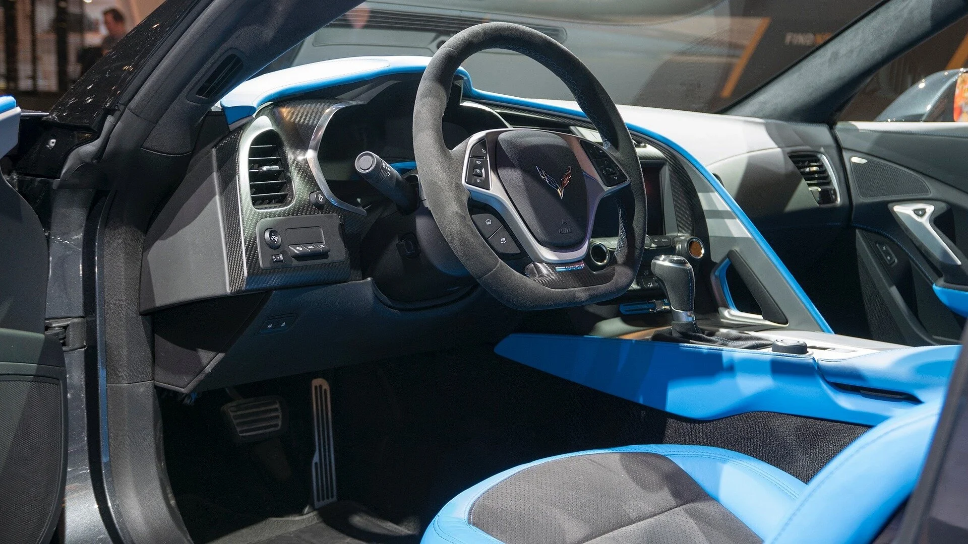 automobile-2087791_1920.jpg