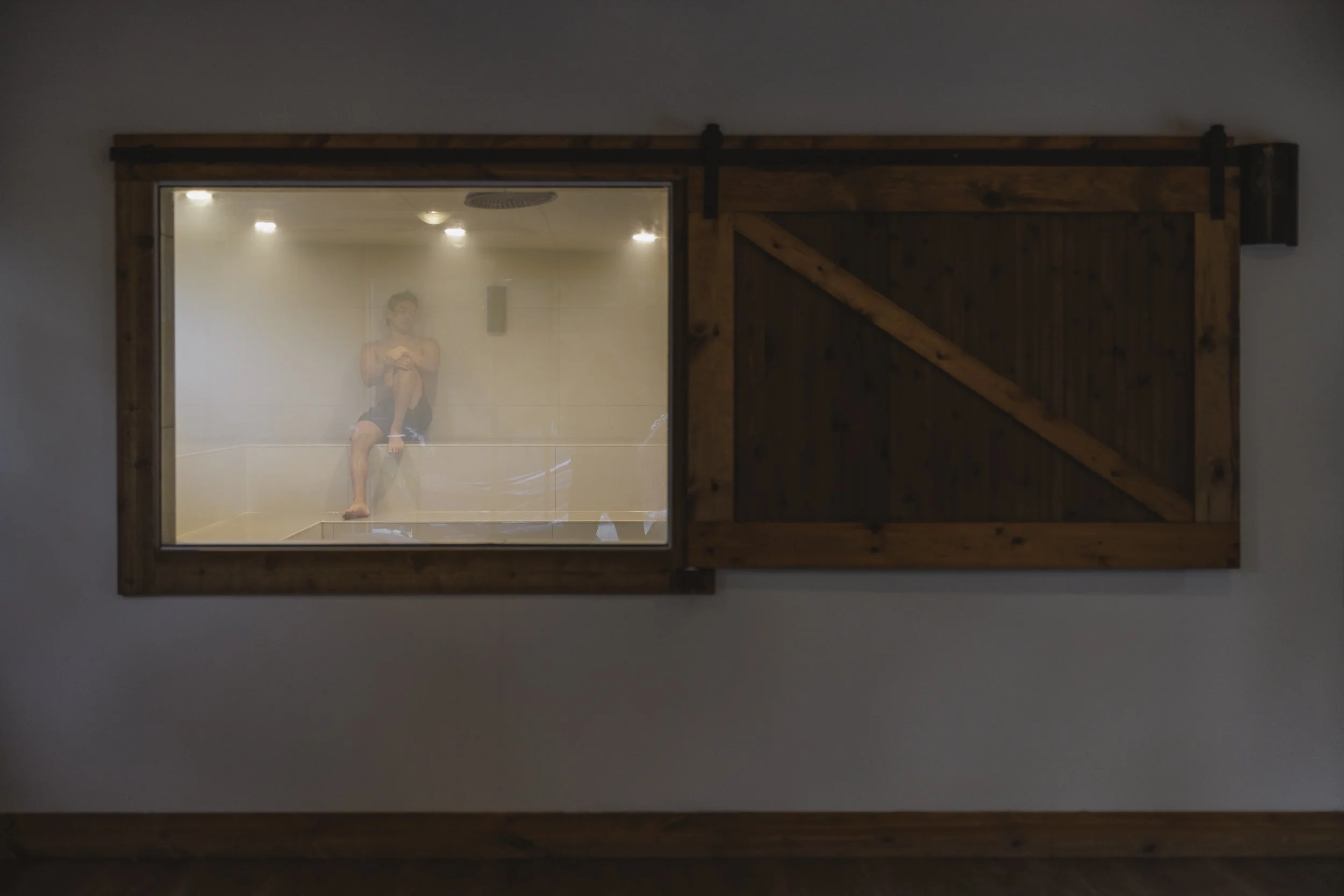 012-scandinave-spa-steam-room-relax-commercial-photography-British Columbia-Canada.jpg