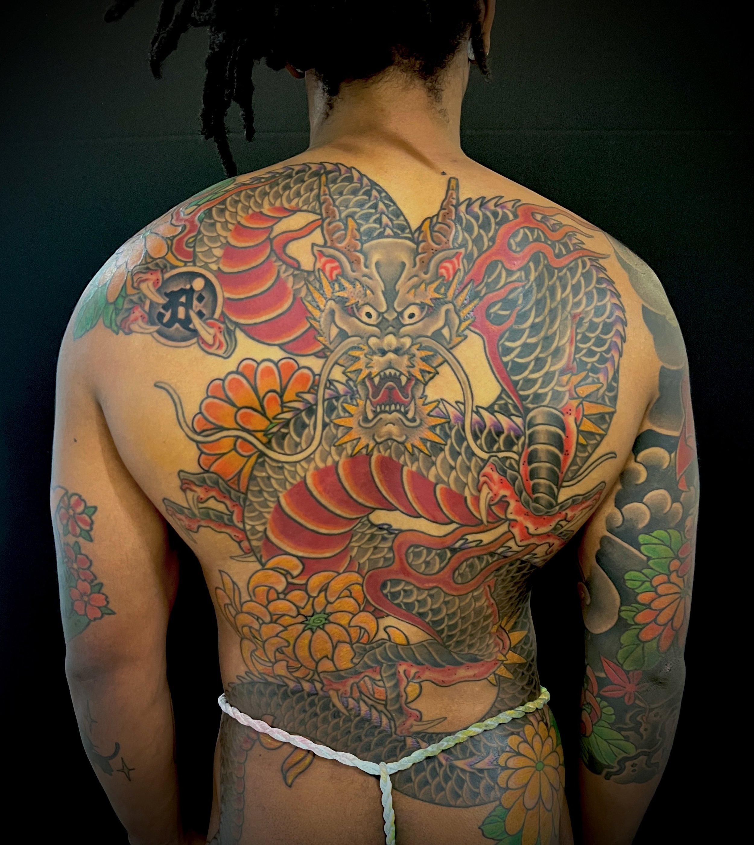 Dragon kiku nukibori
