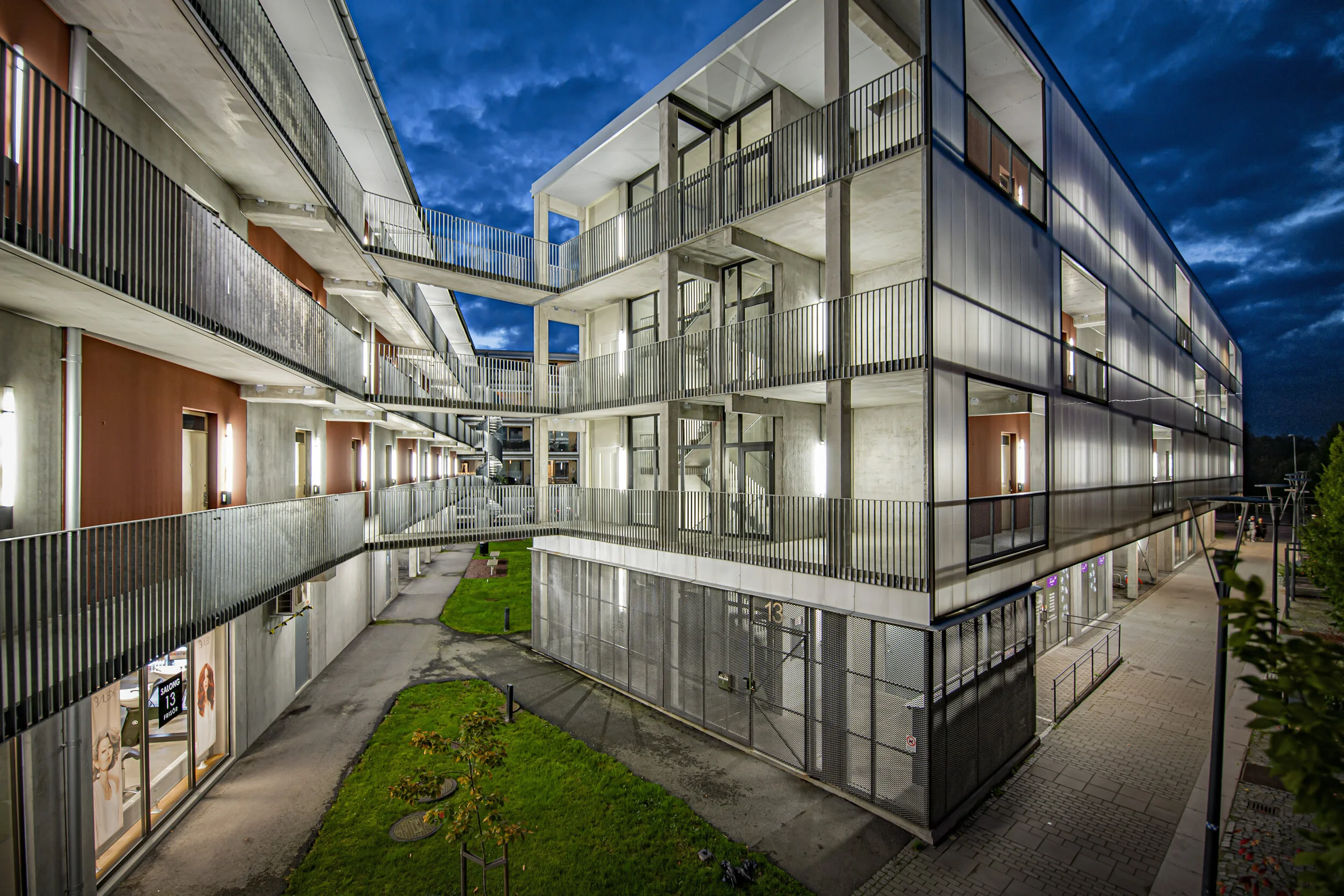 CBILD52GC5MUSATRMH948.jpg