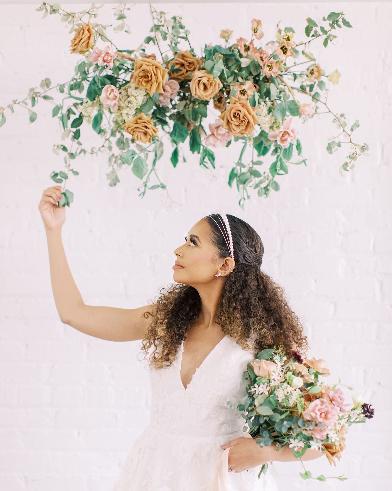 floral cloud ☁️ 
⠀⠀⠀⠀⠀⠀⠀⠀⠀
⠀⠀⠀⠀⠀⠀⠀⠀⠀
Creative direction/design&nbsp;@ellelorenandco
Photographer&nbsp;@nikkisanterre
Floral Design&nbsp;@fleure_studio
Dress&nbsp;@urbansetbride,&nbsp;@jennyyoonyc
Hair&nbsp;@bjohnbeauty
Makeup&nbsp;@reganwmua
Rentals&