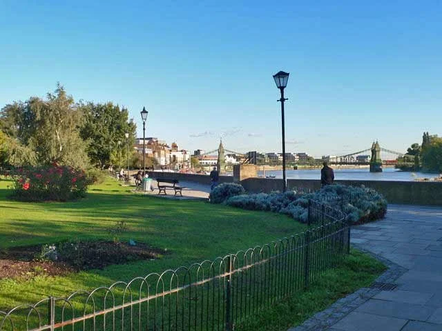 View across Furnivall Gardens in Hammersmith
