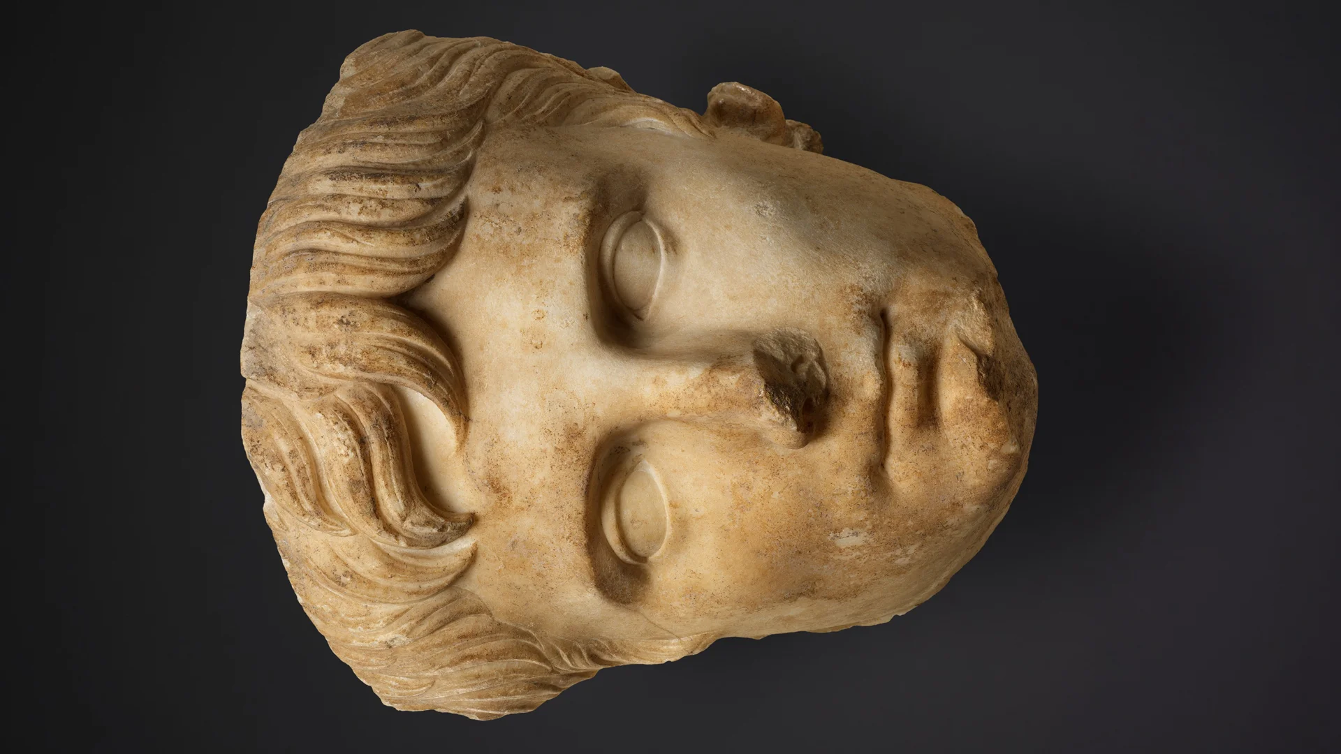 label_dalbin_collectorserie_table_video_the_met_marble-portrait-of-the-emperor-augustus_1920x1080.jpg