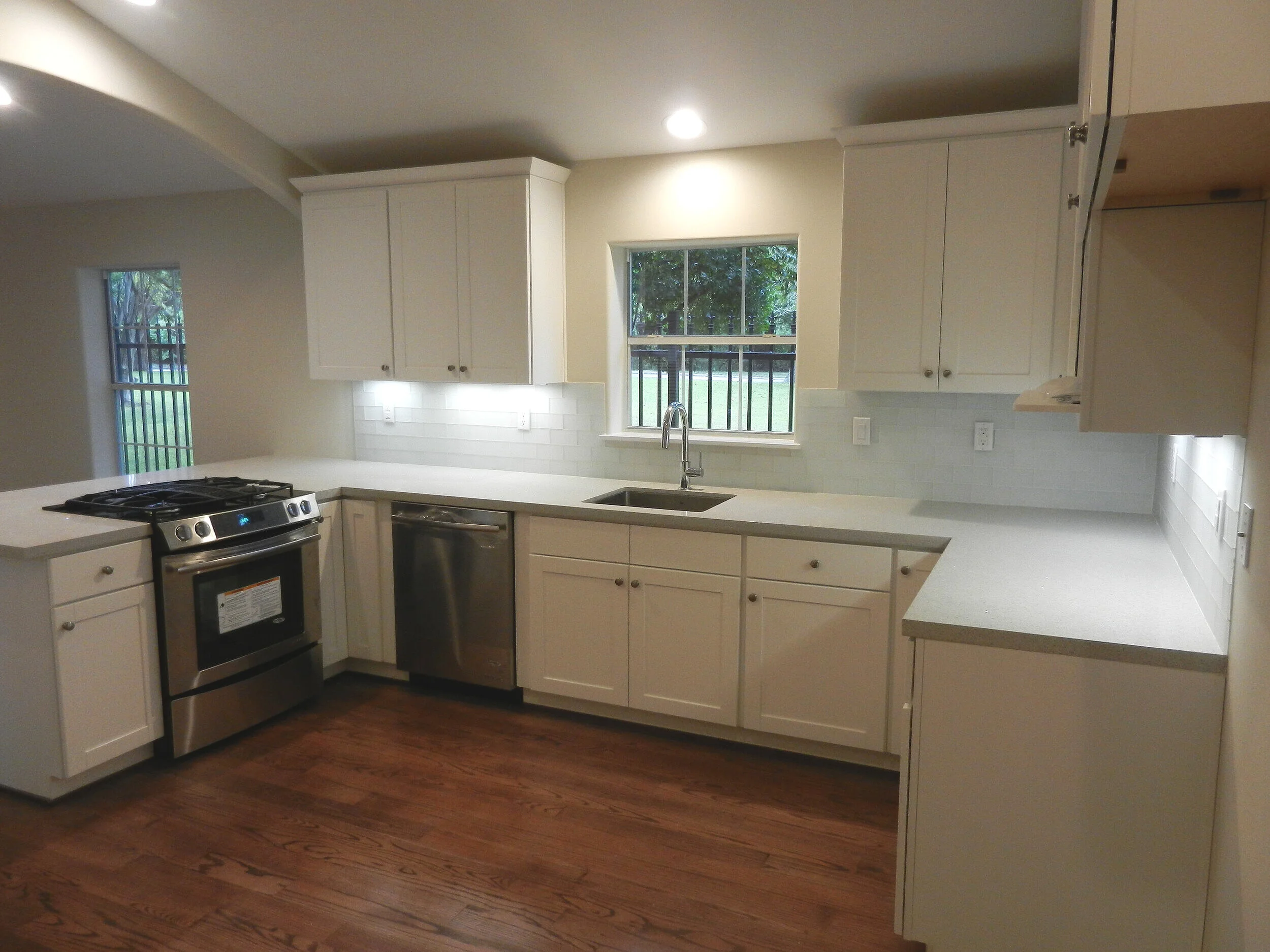 205-Payne+St-Houston+Texas-Kitchen-1.jpg