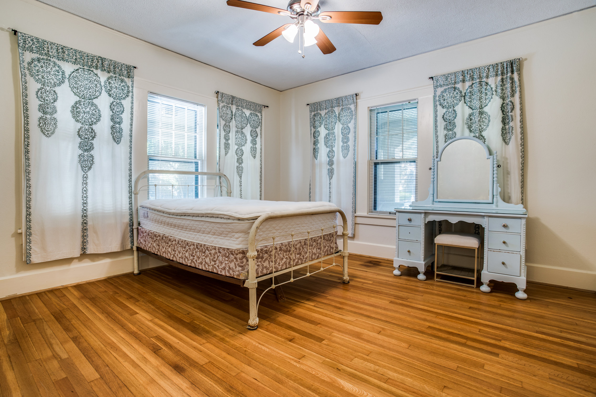 2625-cockrell-ave-fort-worth-tx-High-Res-9.jpg