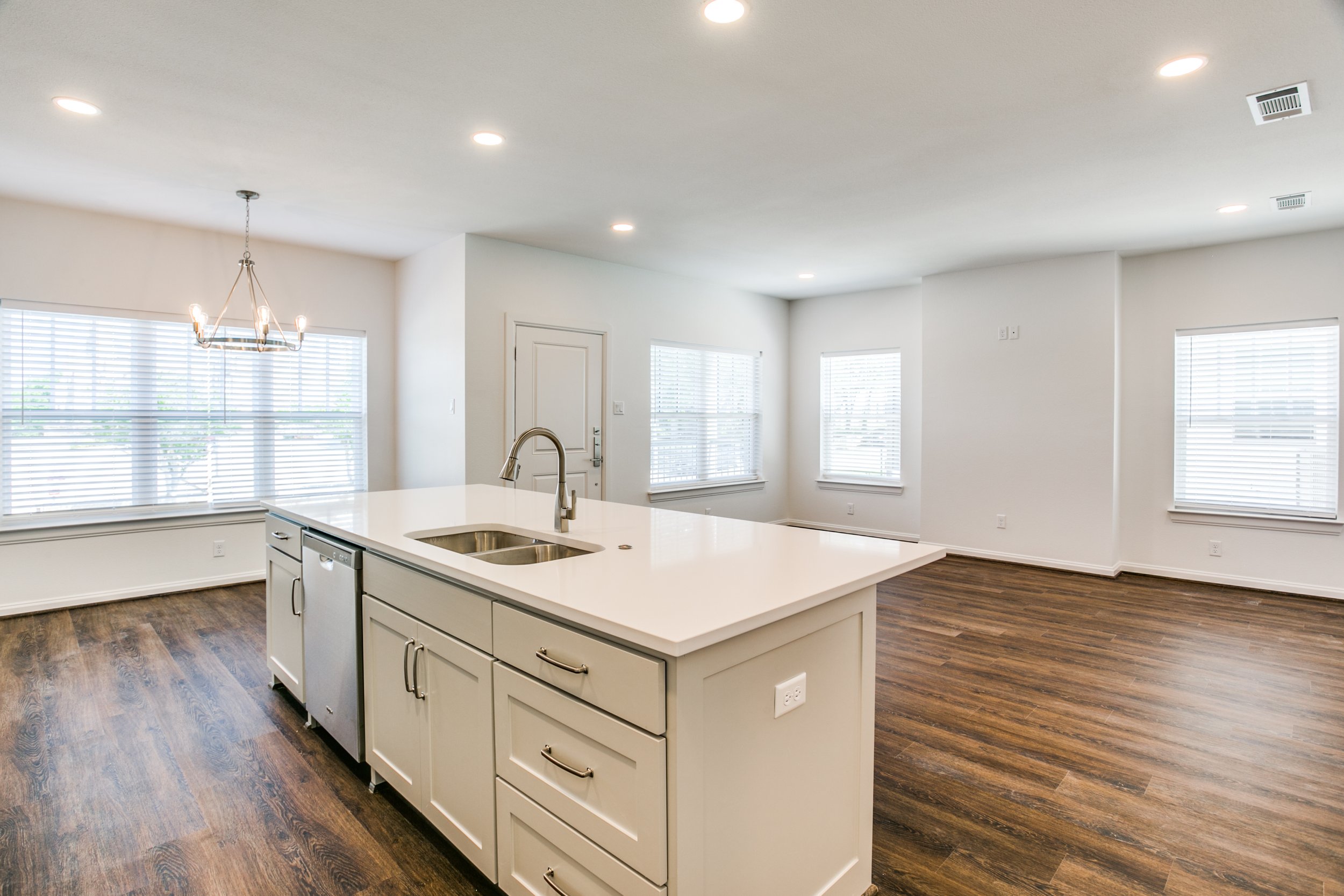 2606-lubbock-ave-fort-worth-tx-76109-High-Res-8.jpg