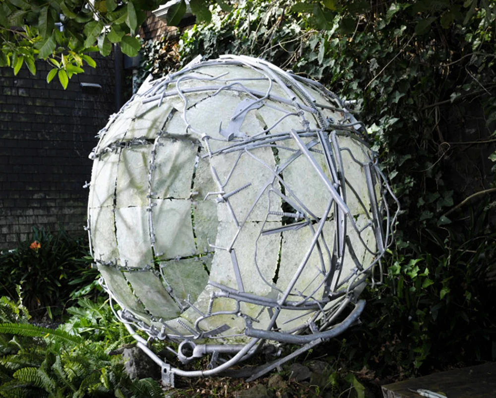   The Wallace Arts Trust Paramount Award Winner  Gregor Kregar,  Prstan,  1999,   Steel and plexiglass, 2200 x 2200 x 1400mm 