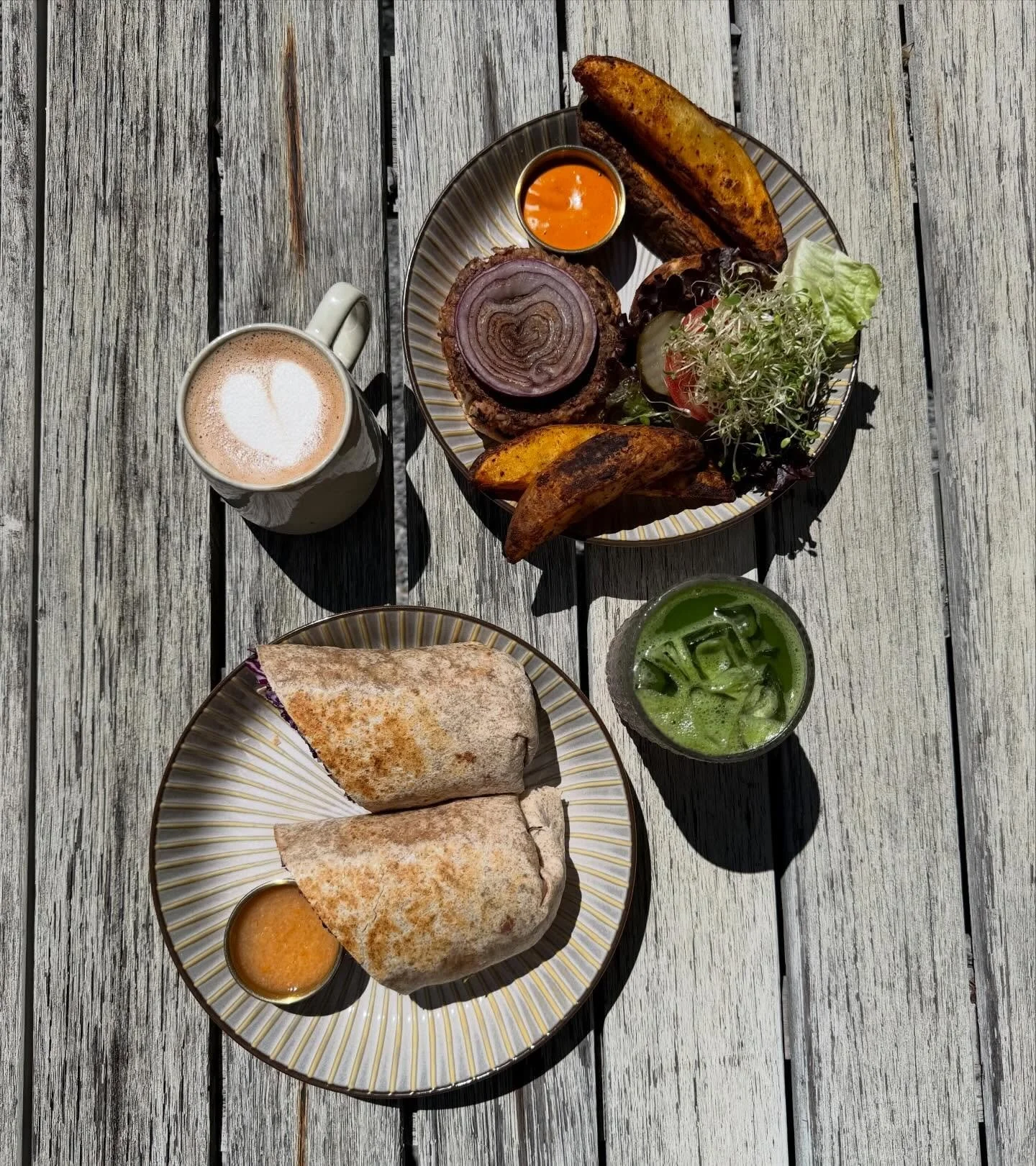 He wants breakfast~ you want lunch&hellip;. You both want Lamara. Happy Saturdays