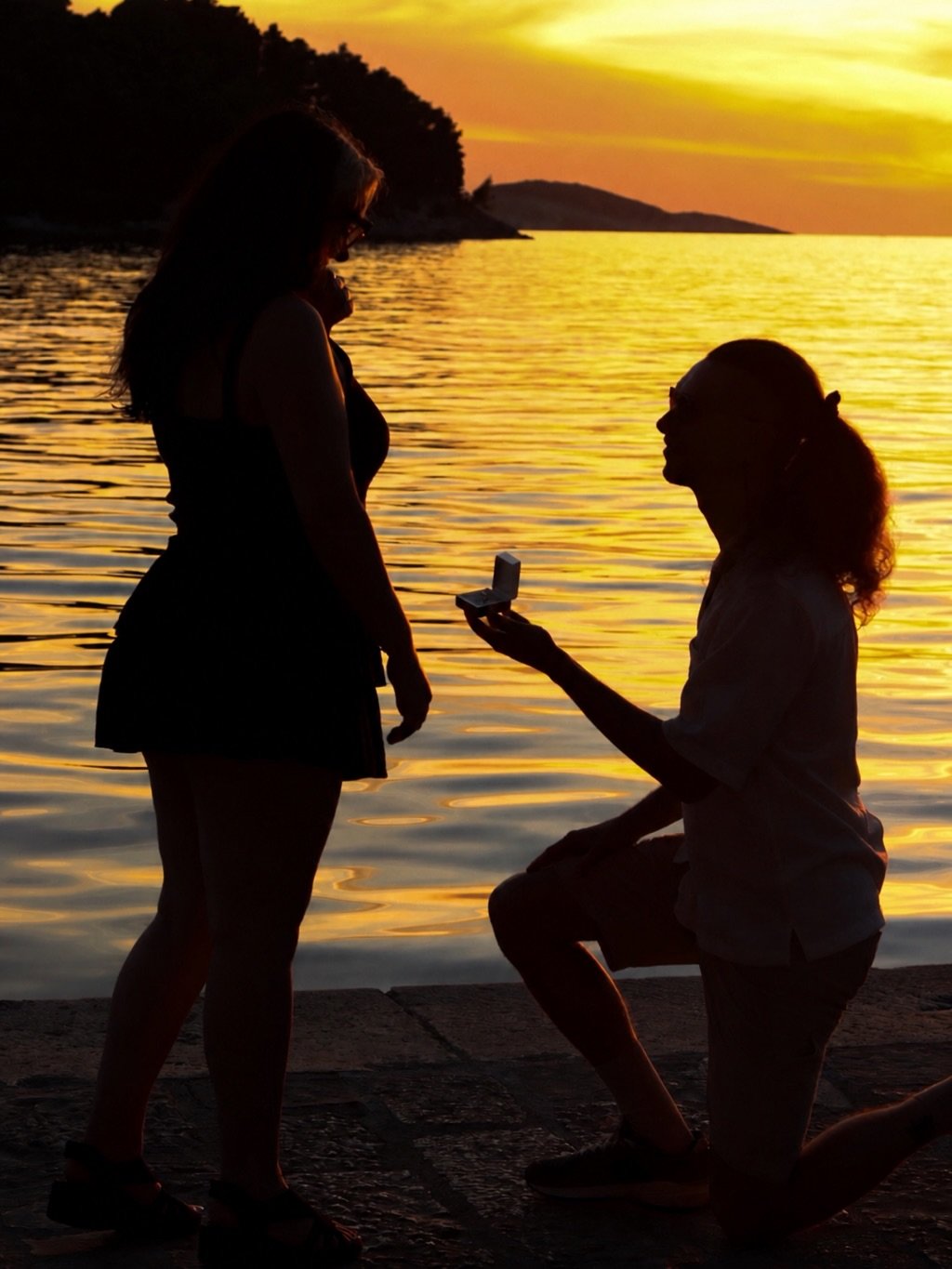 💍❤️ We got engaged on International Star Wars Day. I&rsquo;m so glad I didn&rsquo;t do my Darth Maul makeup as planned. Thank you @snapsbyjasmine for sneakily capturing our special moment 💍❤️ 04.05.2026 

#engagement #proposal #cavtatcroatia