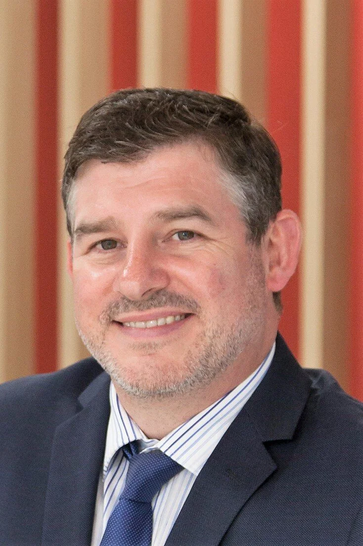profile m thomas 2019 2.jpg