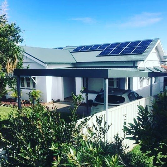 Solar Power is taking off across #portkembla our @save4good_ free coaching and cash rebates really help locals to transition into sustainable living! #save4good #allsustainablefuturesinc #solarenergy #solarsystem #solarpanels #solarpower #reducingpow