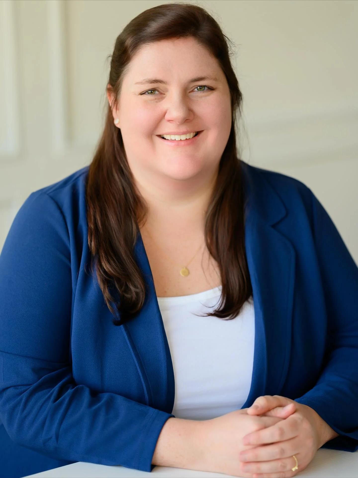 New logo, new pics, same me! 

Thanks to @carissabyersphotography for these incredible photos!

**************************

SERVICES CURRENTLY AVAILABLE AT @angelaharriscounseling 

✨Individual Therapy for eating disorders, dissociative disorders, co