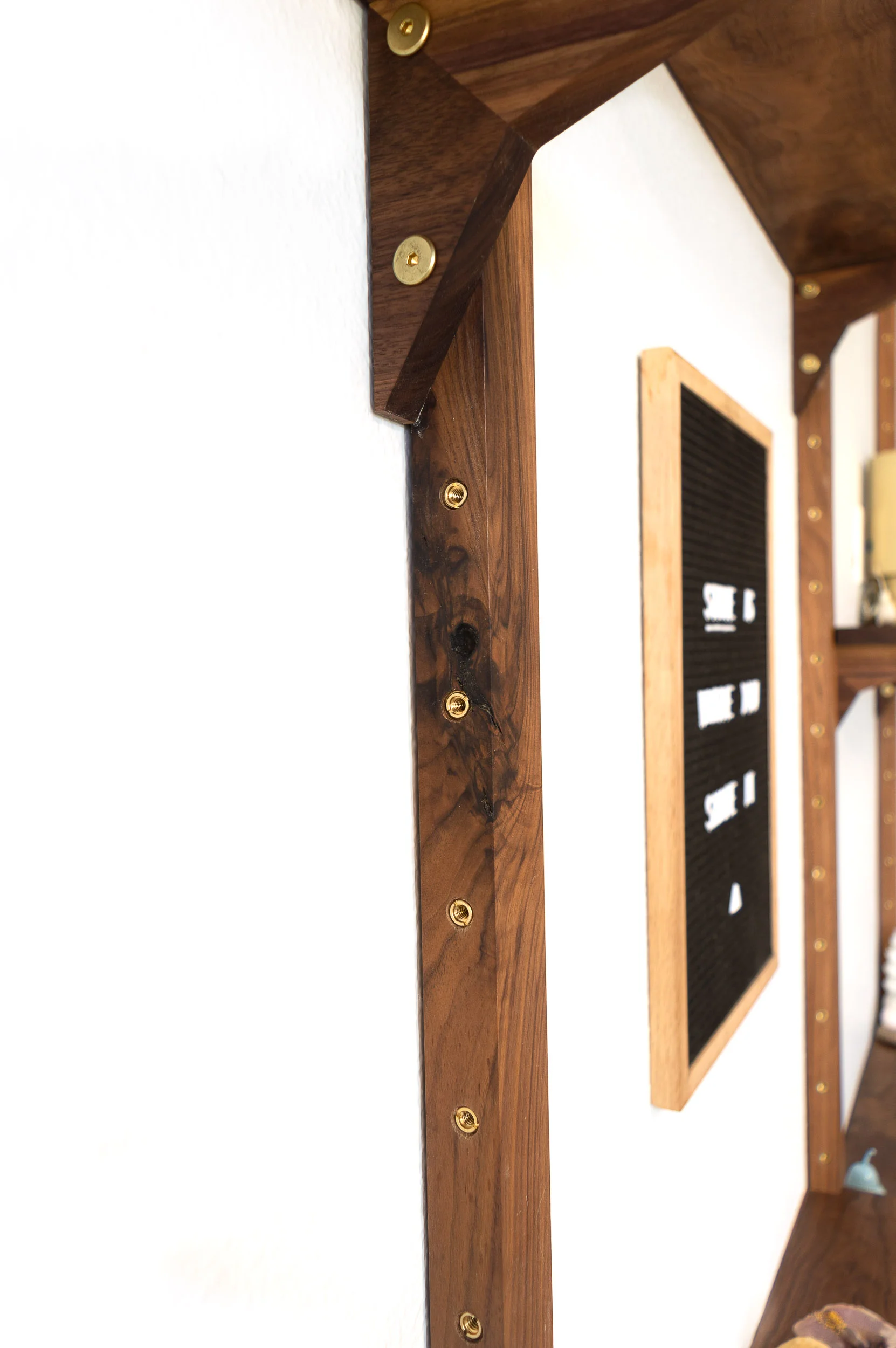 SHELVING UNIT-13.jpg