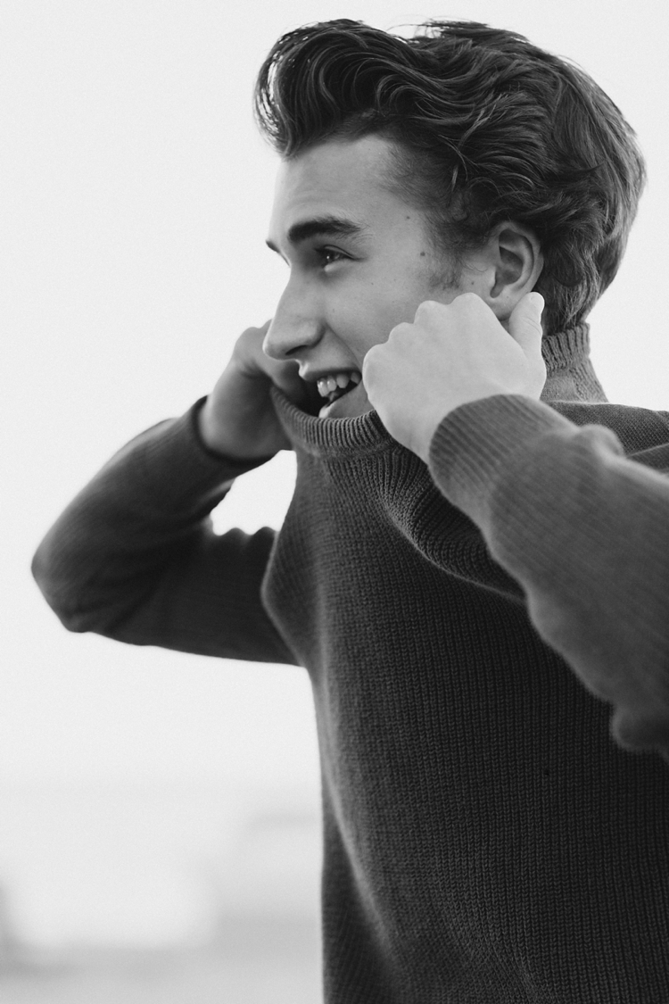 Senior Guy Picture Ideas