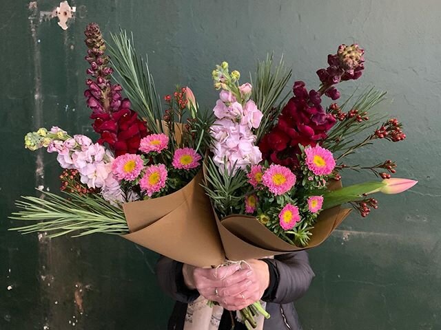 Thursday! 🌸🌸🌸 Shout out to all the pink lovers! 
Today&rsquo;s bouquet features snappy, stock, asters, budwax, tulip &amp; emu grass and it is saaa cute! 
To send a bunch of happiness, pop over to helloblossombouquets.com, call 0419 617 606, or po