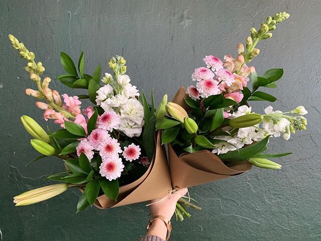 Friday.. we made it! 💕💕 Today&rsquo;s bouquet features snappy, stock, lily, tulip, ruscus &amp; the cutest little pink button chryssies! 
To send a bunch of happiness, pop over to helloblossombouquets.com, call 0419 617 606, or pop in and see us in