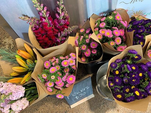 Happy weekend! ☀️ Come getcha flower fix from The North Store CBD! 
Bunches from $20 💐