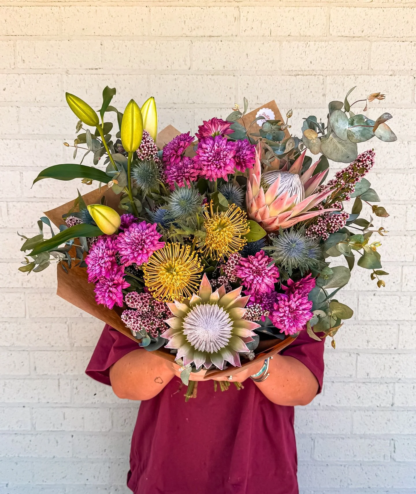 T H U R S D A Y 

If Thursday needed a mascot&hellip; this would be her. Loud. Colourful. Textured. And holding the whole week together by pure vibes alone. 💅🔥

Today&rsquo;s bunch is bringing wild Aussie beauty with a hit of hot pink attitude &mda