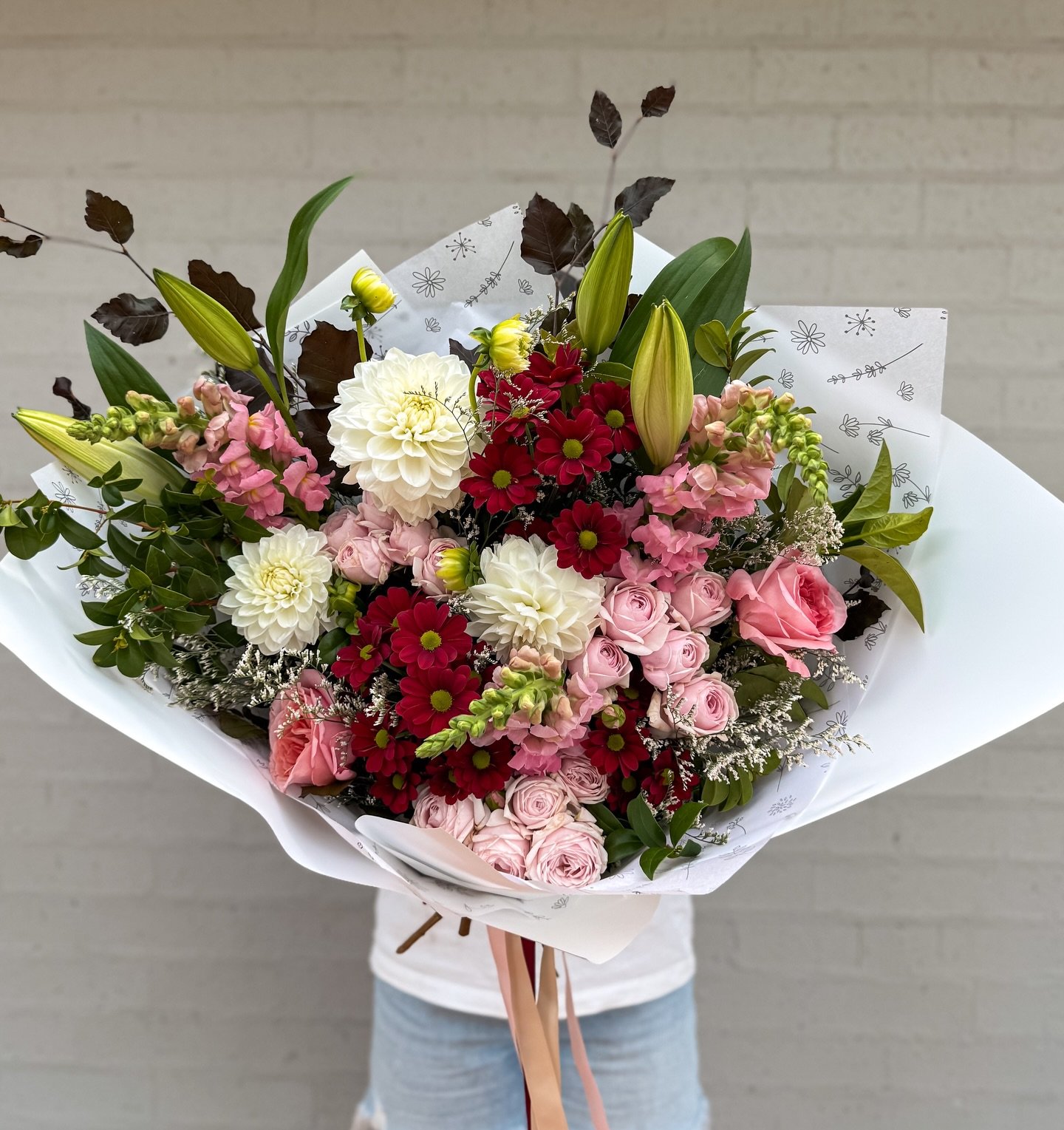 W E D N E S D A Y 

Meet our Luxe Mega Blossom Bouquet &mdash; and honestly&hellip; she understood the assignment.

Big blooms. Soft blush tones. Pops of deep berry. Texture for days.
This one is all about abundance &mdash; the kind of bouquet that m
