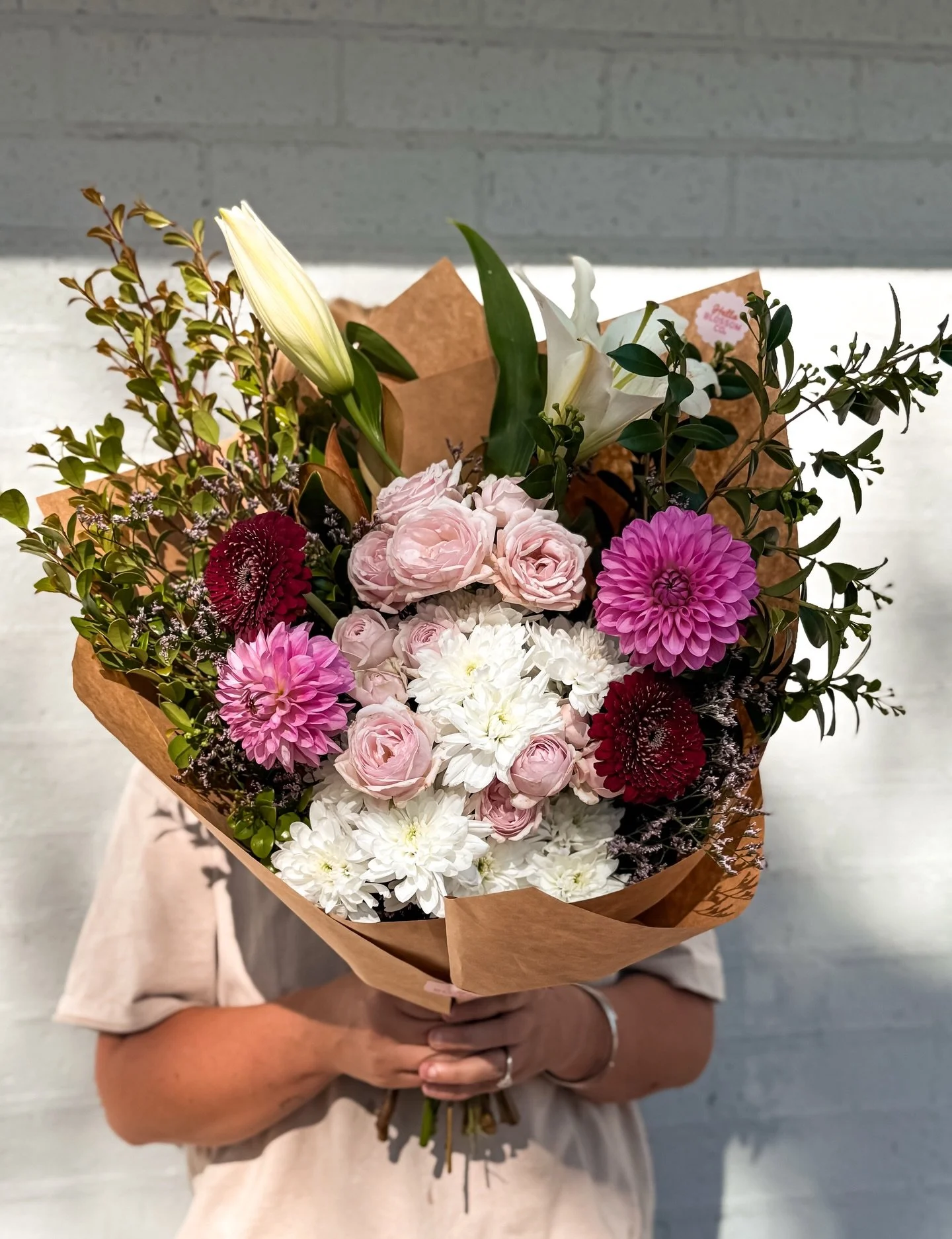 W E D N E S D A Y

Soft, romantic and doing the absolute most without being loud about it 😍

Today&rsquo;s bunch is bringing pretty-girl energy &mdash; blush tones, creamy whites and a pop of berry for a little drama 🌸✨

She&rsquo;s serving up:
🌸 