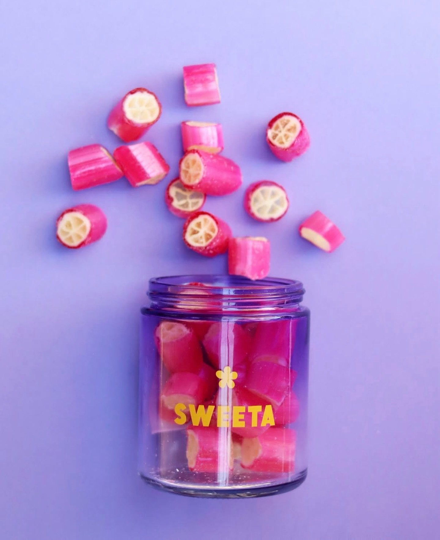I.  W A N T.  C A N D Y. 

A little jar of happiness&hellip; but make it candy. 🍬💗

These gorgeous Sweeta rock candies are the kind of treat that makes people smile the second they open the jar. Bright pink, bursting with a cheeky pink grapefruit f
