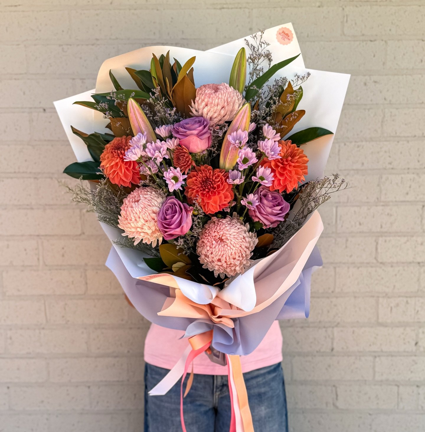 W E D N E S D A Y 

Serving up a whole lotta colour therapy because honestly&hellip; we&rsquo;ve earned it by midweek 😏

Today&rsquo;s bunch is bringing punchy brights, soft pastels and that lush, full bloom energy we&rsquo;re obsessed with 💥🌿

Sh