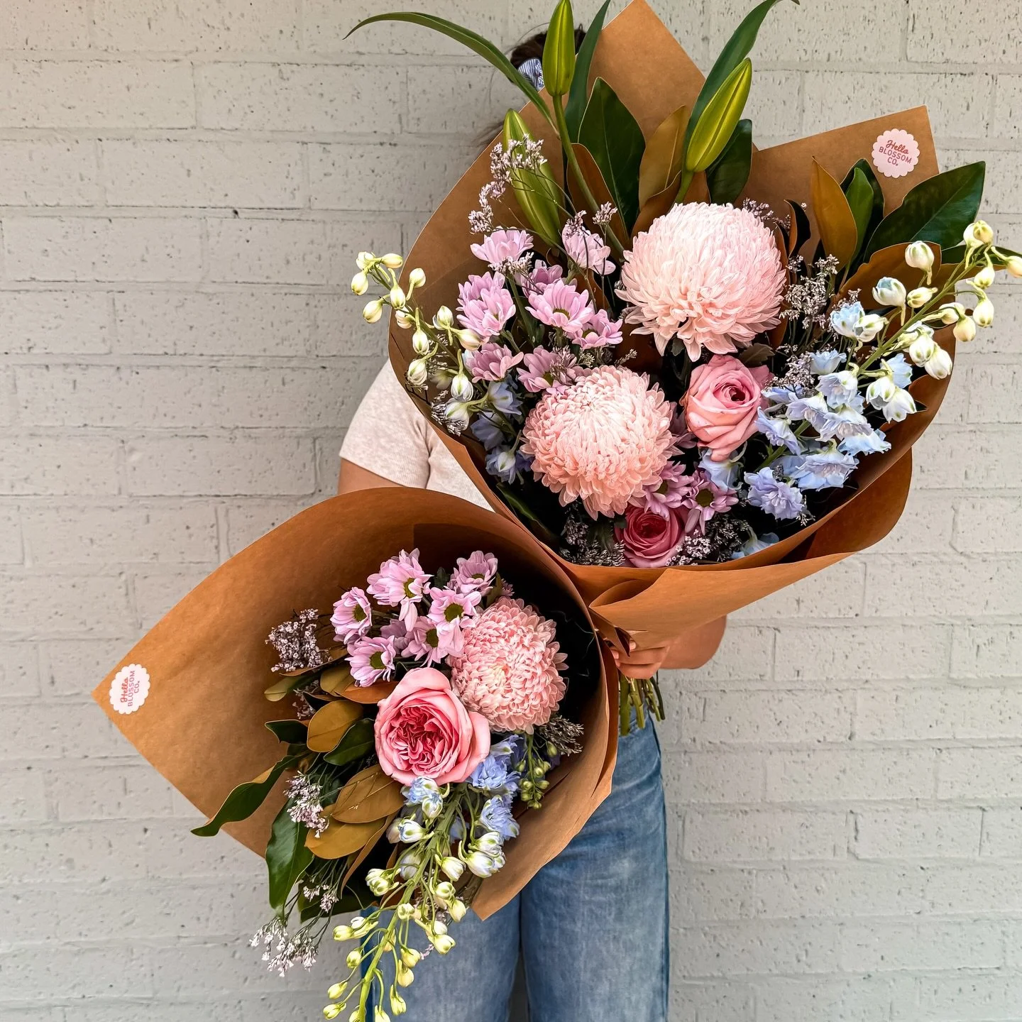 T U E S D A Y 

Soft, pretty&hellip; but don&rsquo;t let her fool you &mdash; she&rsquo;s got presence 💅

Today&rsquo;s bunch is bringing all the dreamy pastel vibes with a little pop of luxe 🌿✨

She&rsquo;s serving up:
🌸 Disbud mums (big fluffy q