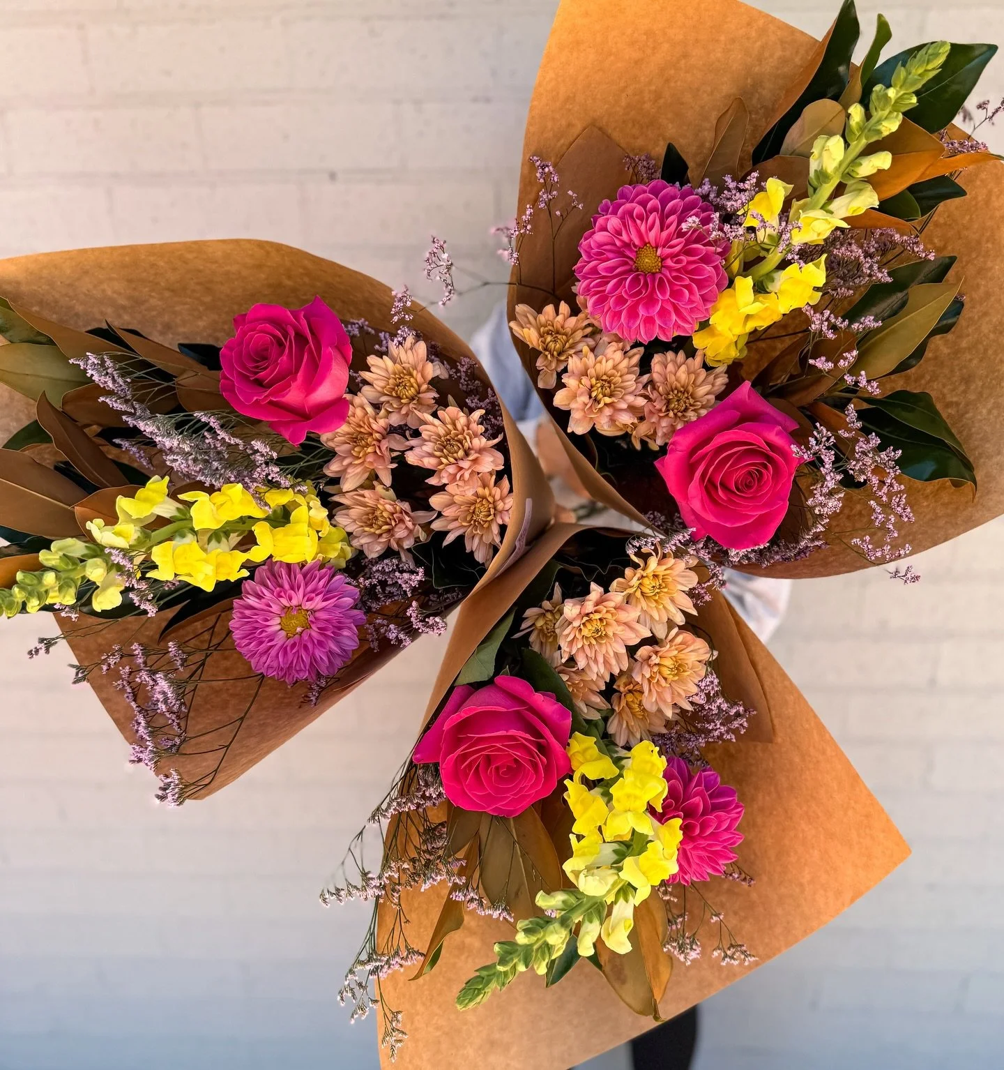 T U E S D A Y 

Serving bold, bright and a little bit cheeky&hellip; just how we like it 💁&zwj;♀️

Tuesday&rsquo;s bunch is bringing all the punchy colour with hot pinks, vibrant yellows and soft caramel tones 🌿💥

She&rsquo;s serving up:
🌸 Dahlia