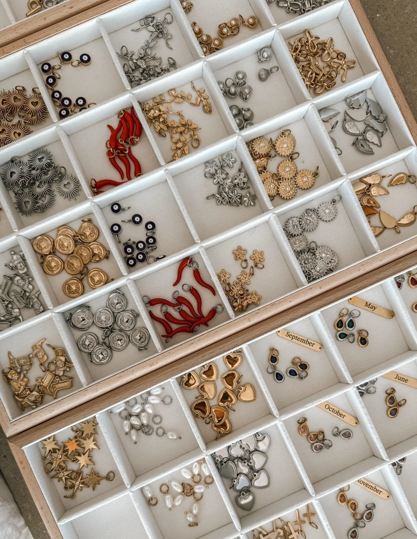 O M G. 

Soooo we spent the morning unpacking allllll the new By Barny Lock &amp; Latch Collection and oh my fkn GOD I am blown away 🤯

Like&hellip; you can mix + match all these little stunners onto your own necklace (or one to gift to a special so