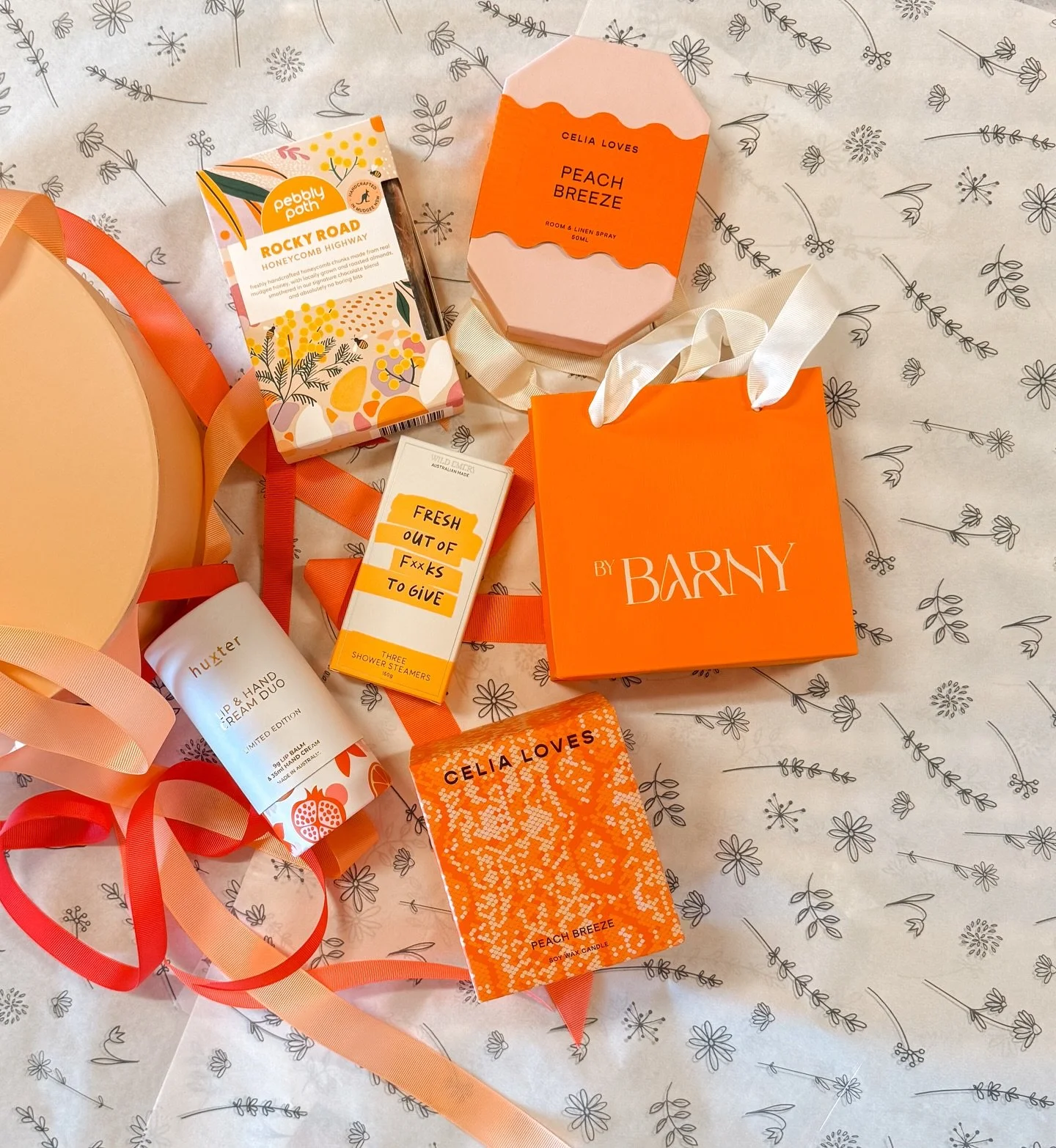 M U M M A.  B U N D L E. 

MUMMA HAMPERS but make them ✨next level✨

Ummmm can we just take a hot minute for this custom beauty 😮&zwj;💨🌸
Packed full of all the good stuff including our absolute STUNNER ✨By Barny✨ necklace range and honestly&hellip
