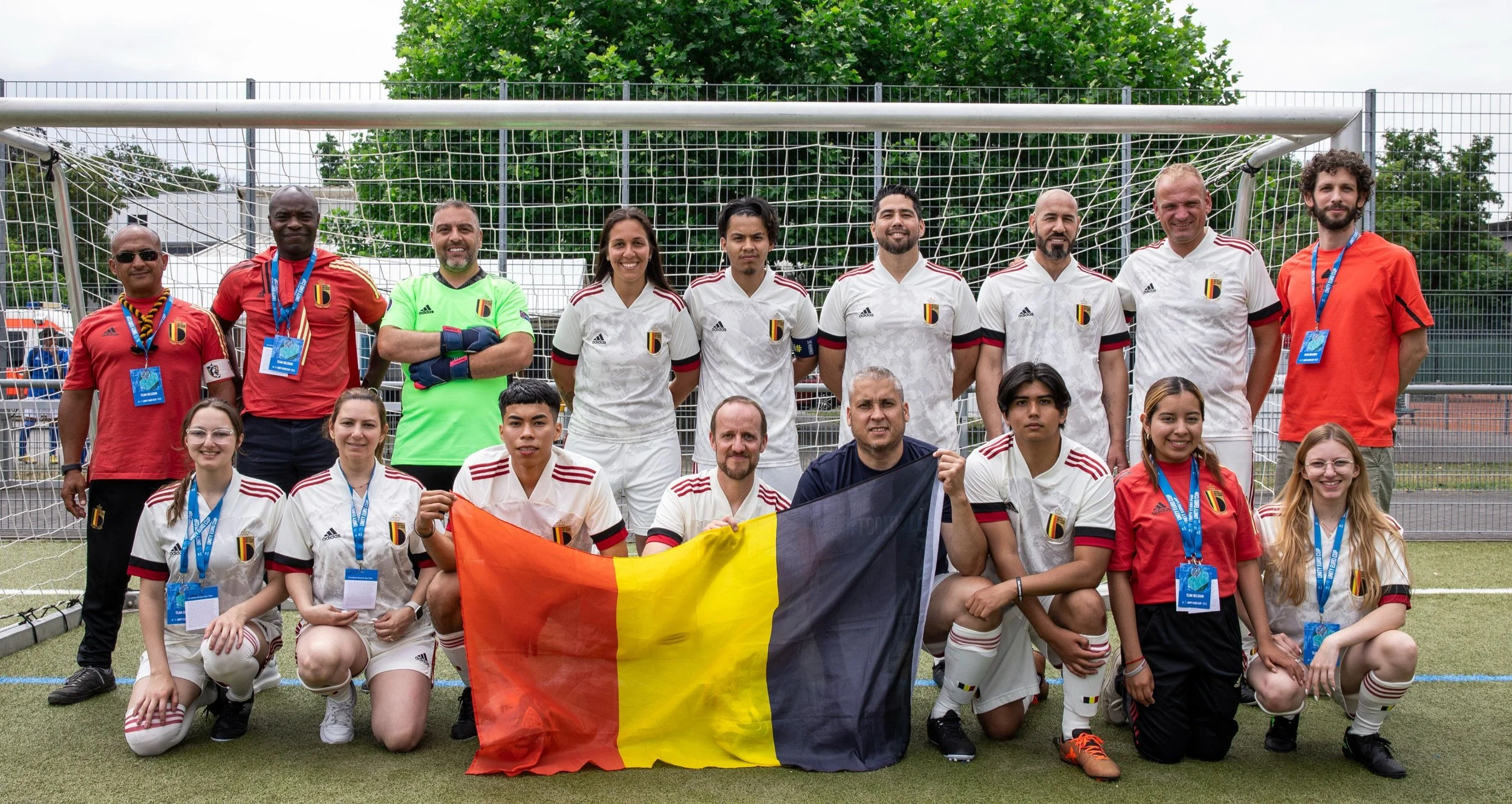 YOUNITED MONS MARQUE DES BUTS À FRANCFORT
