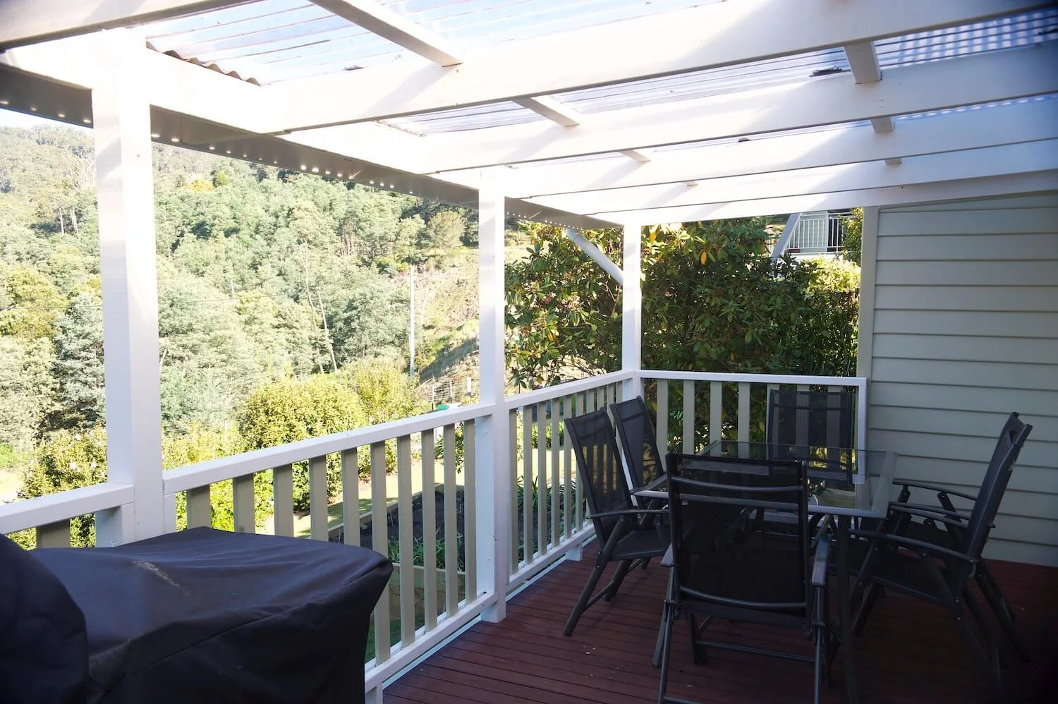 Cascade Cottage deck.jpg