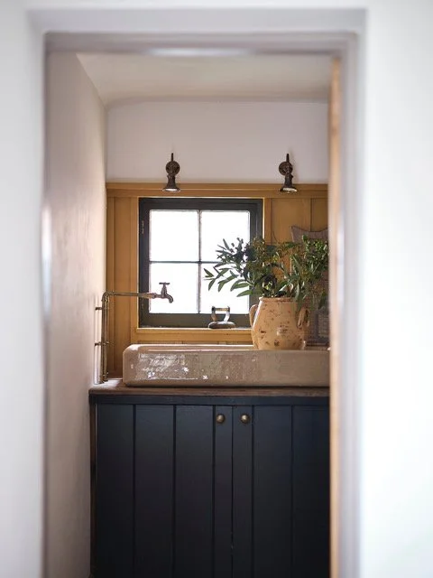 Caretakers Cottage is Open For 2022