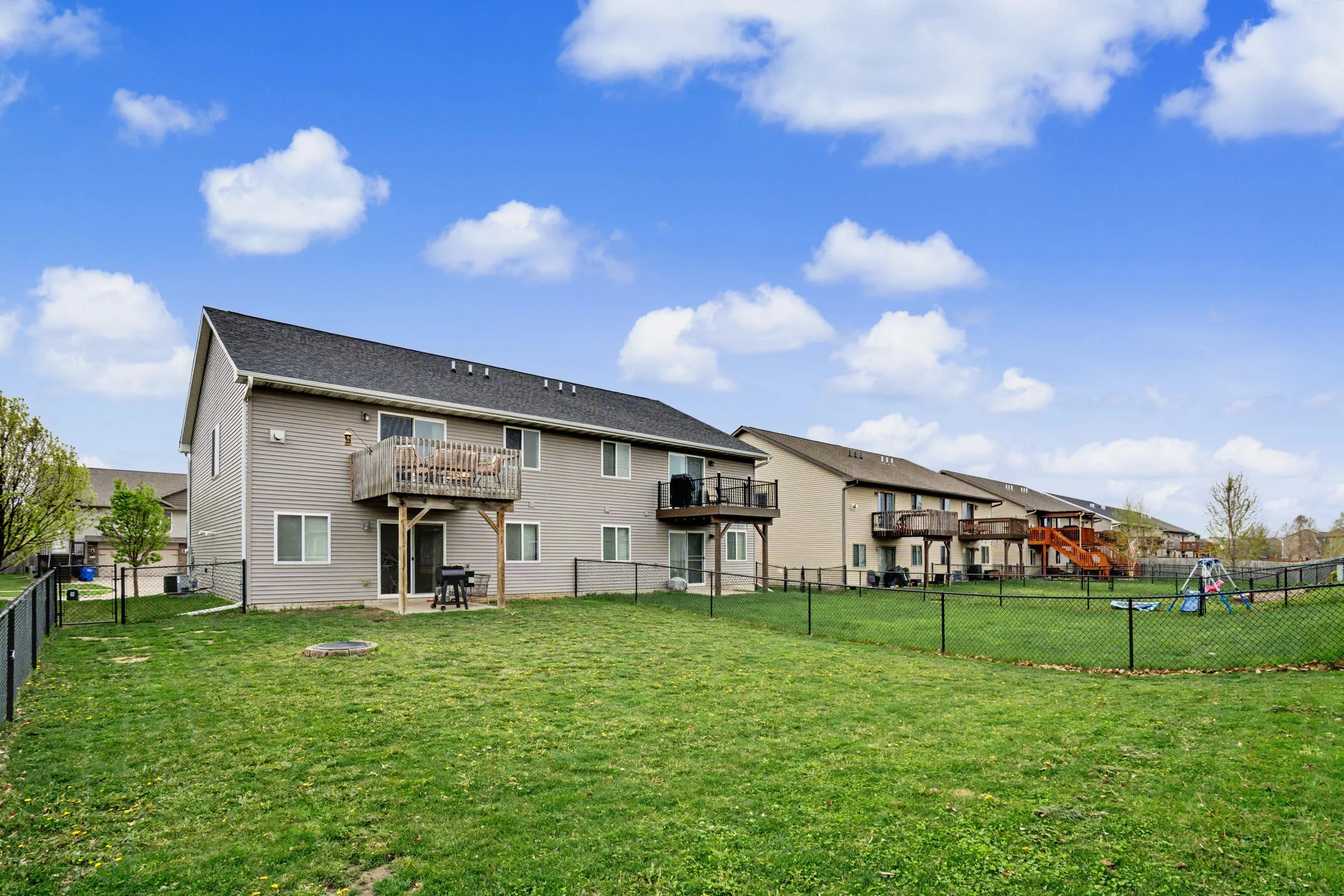 24-174_177_N_Park_Ridge_Rd.jpg