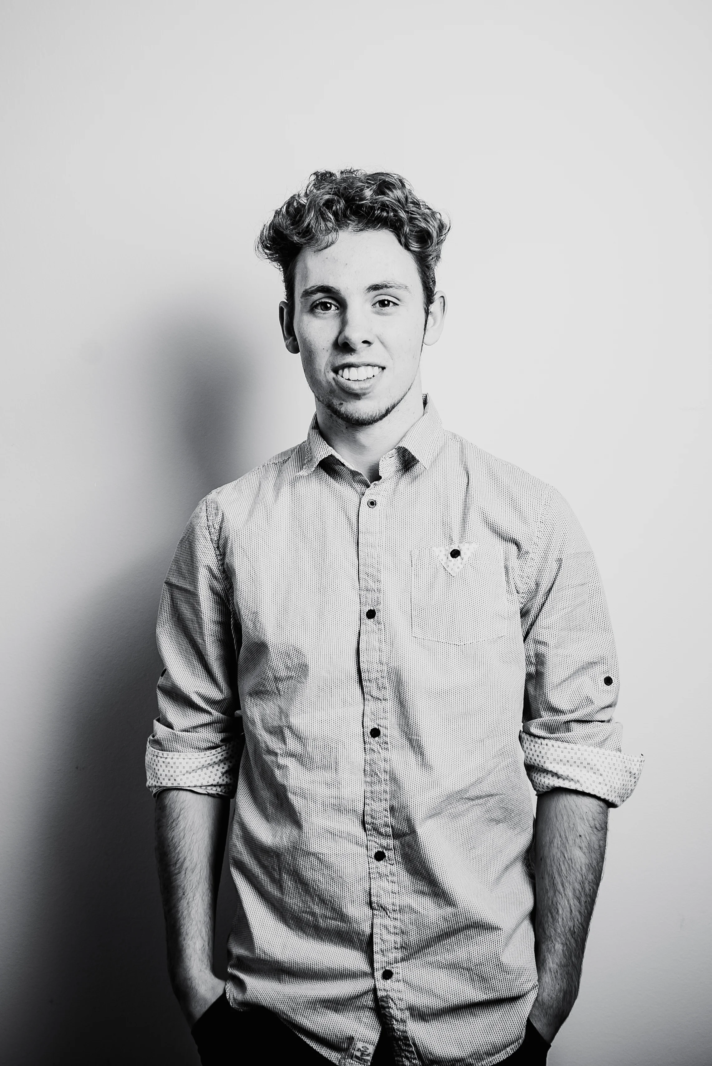 Matthias De Deyn, ArtiGO. Student International Business Management Een roadtripping app voor auto- en motor-enthousiast.