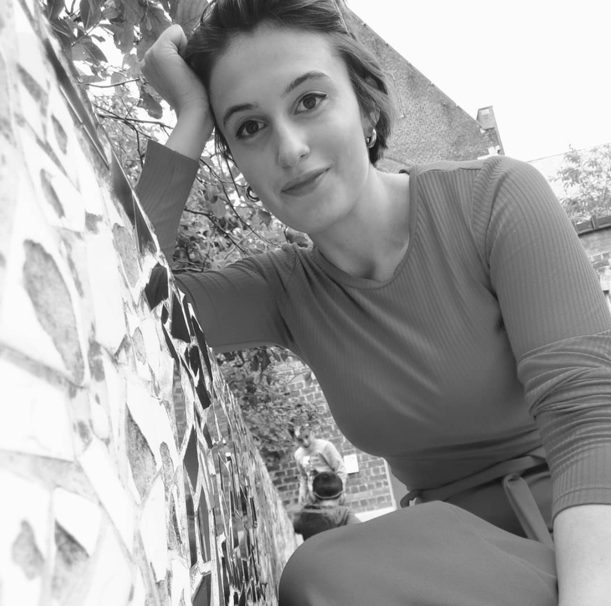 Sophie Staquet , Sophietopia . Afgestudeerd binnen Communicatiemanagement. Creatieve opvang, createliers en creatieve therapie voor kinderen & jongeren tussen 5 en 14 jaar.