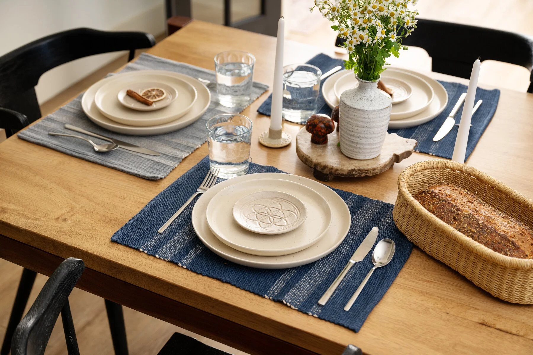 RS72029_Spring 2025-Blue Rustic Table_0001_scr.jpg