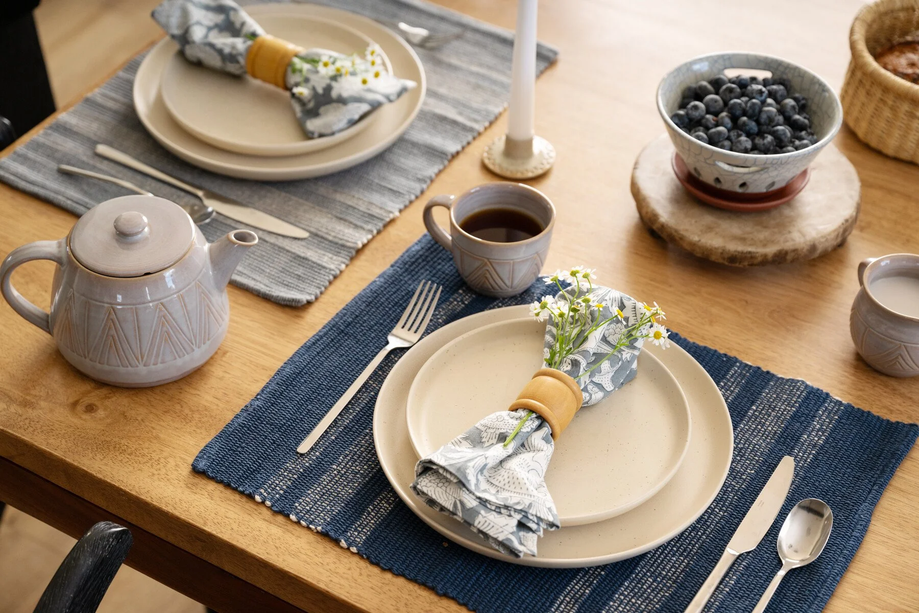 RS72030_Spring 2025-Blue Rustic Table_0002_scr.jpg