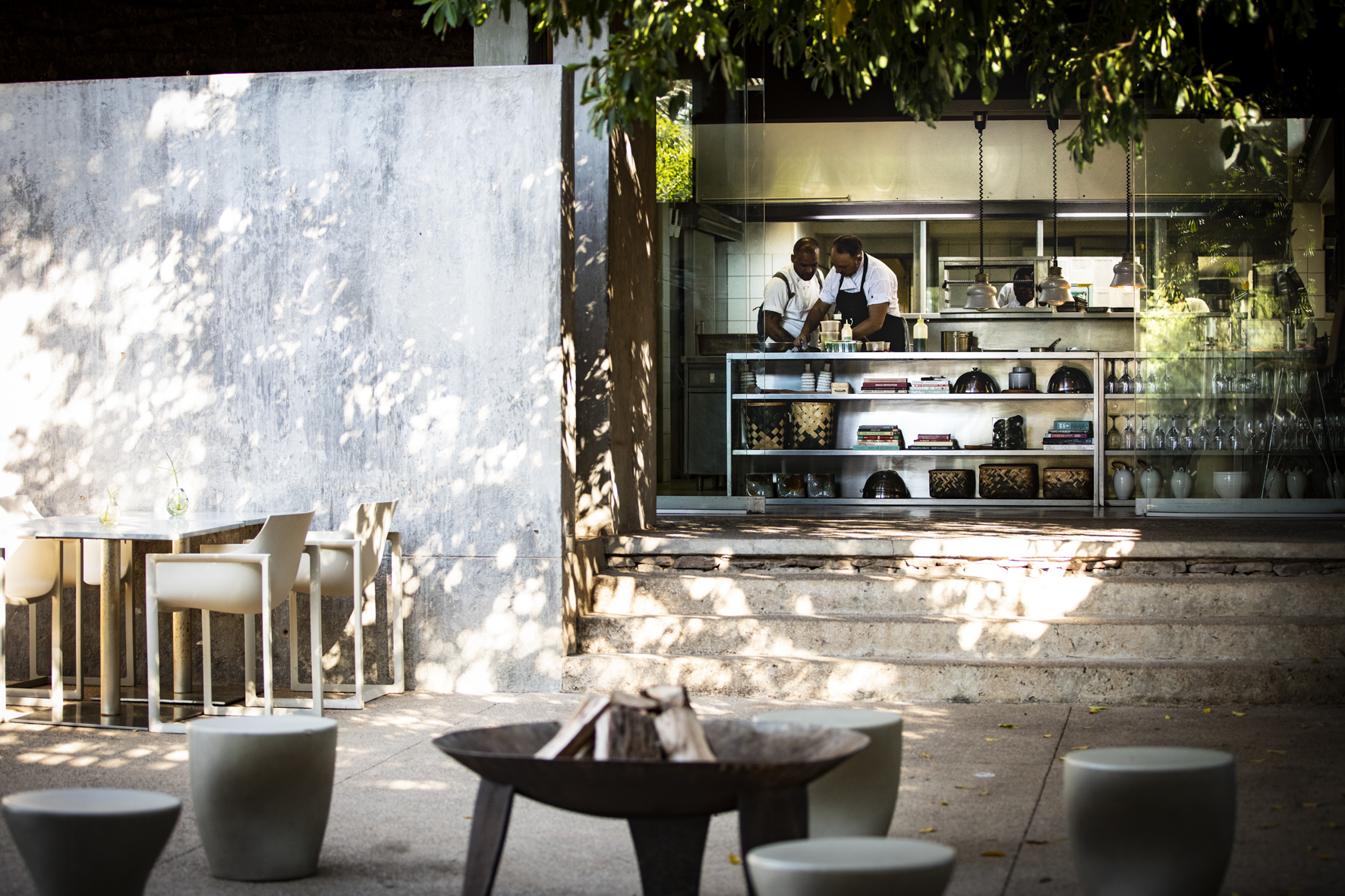 Singita-Lebombo-Lodge-Interactive-Kitchen.jpg