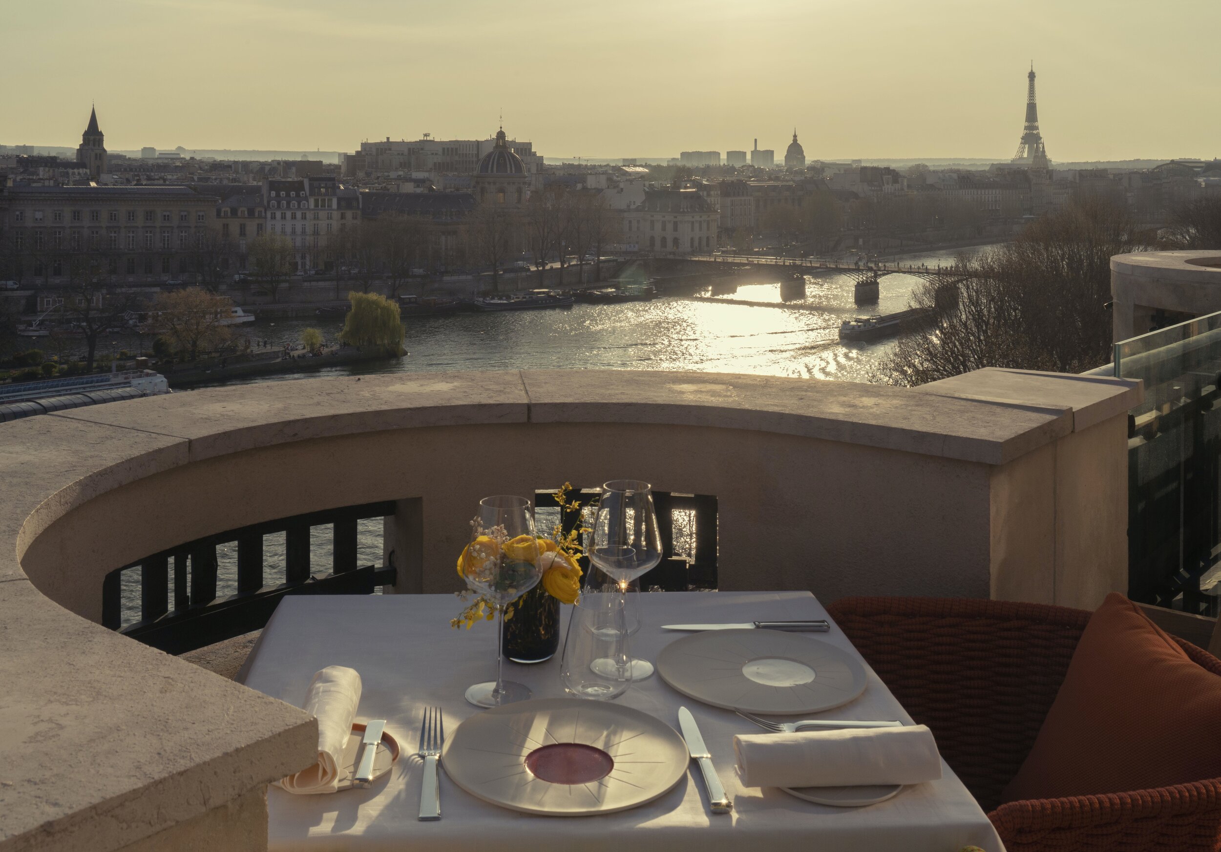 63442fe6-78cb-4fd8-aa00-468108c814ab_Cheval+Blanc+Paris_Restaurant+©+Alexandre+Tabaste.jpg