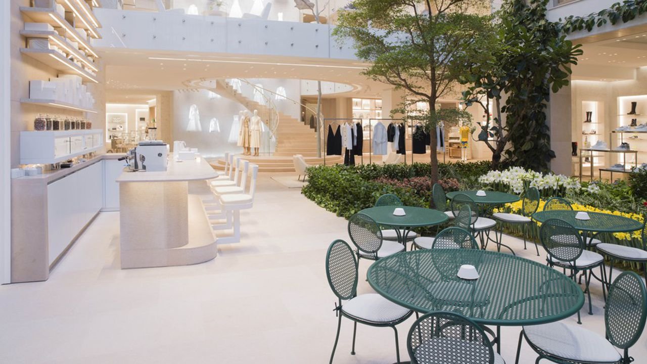 Dior's historic flagship at 30 Avenue Montaigne opens — Dossier Magazine